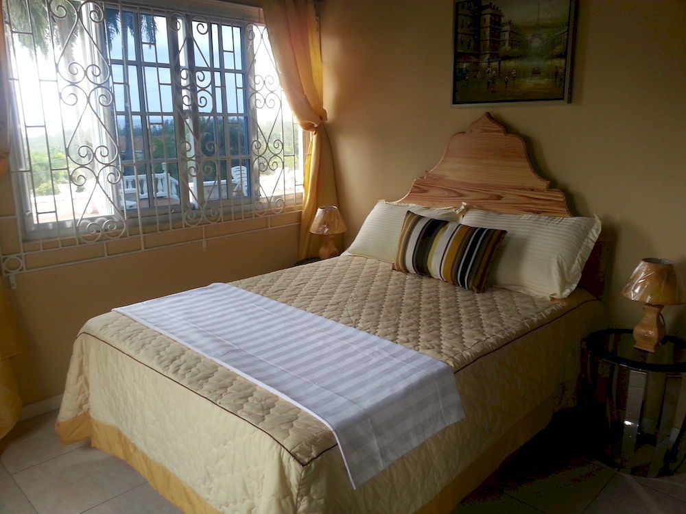 The Retreat @ A Piece Of Paradise Bed and Breakfast Montego Bay Exteriör bild